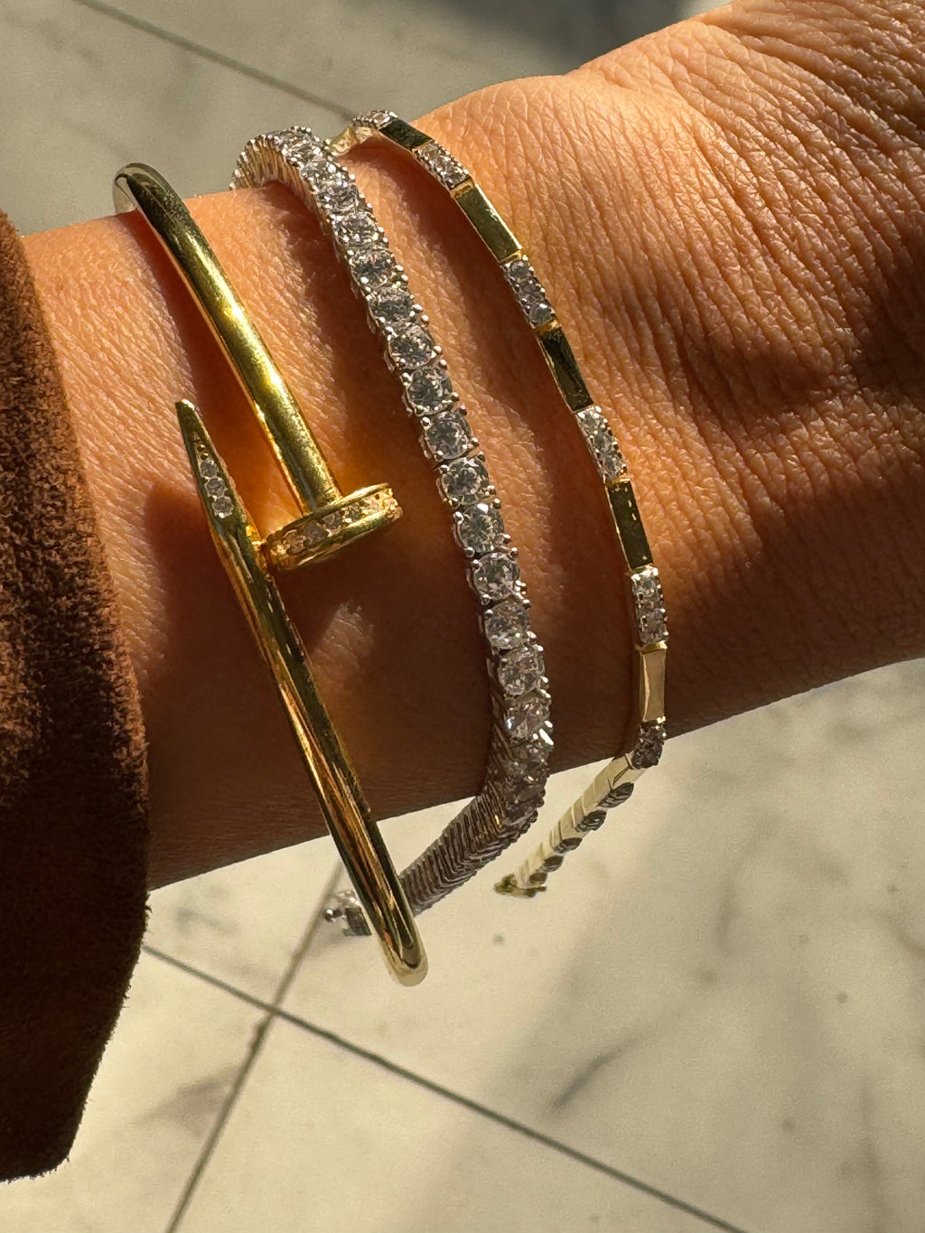 İnce taşlı zarif 925 Ayar gümüş  bileklik