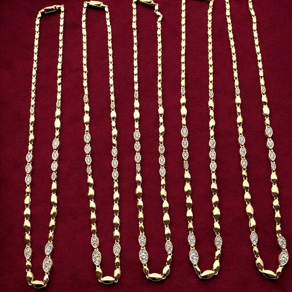 •	Markiz Kesim Taş Detaylı 925 ayar gümüş kolye