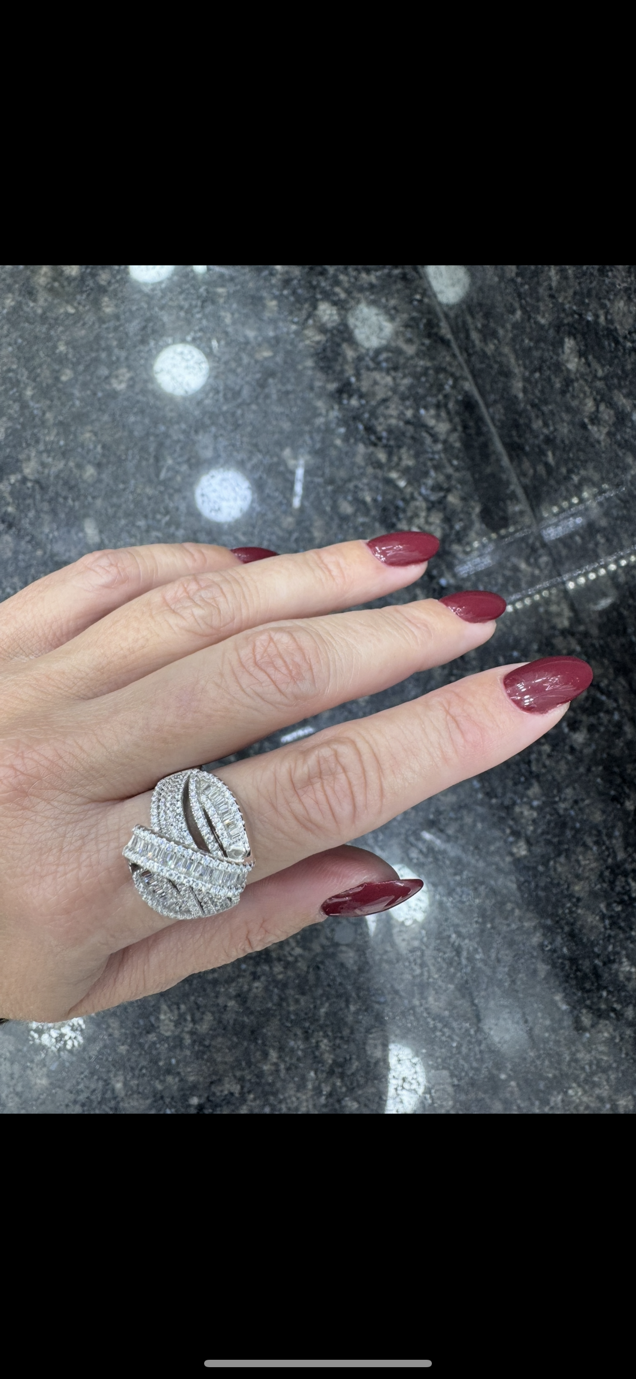 •	925 ayar gümüş Wave Luxe Ring