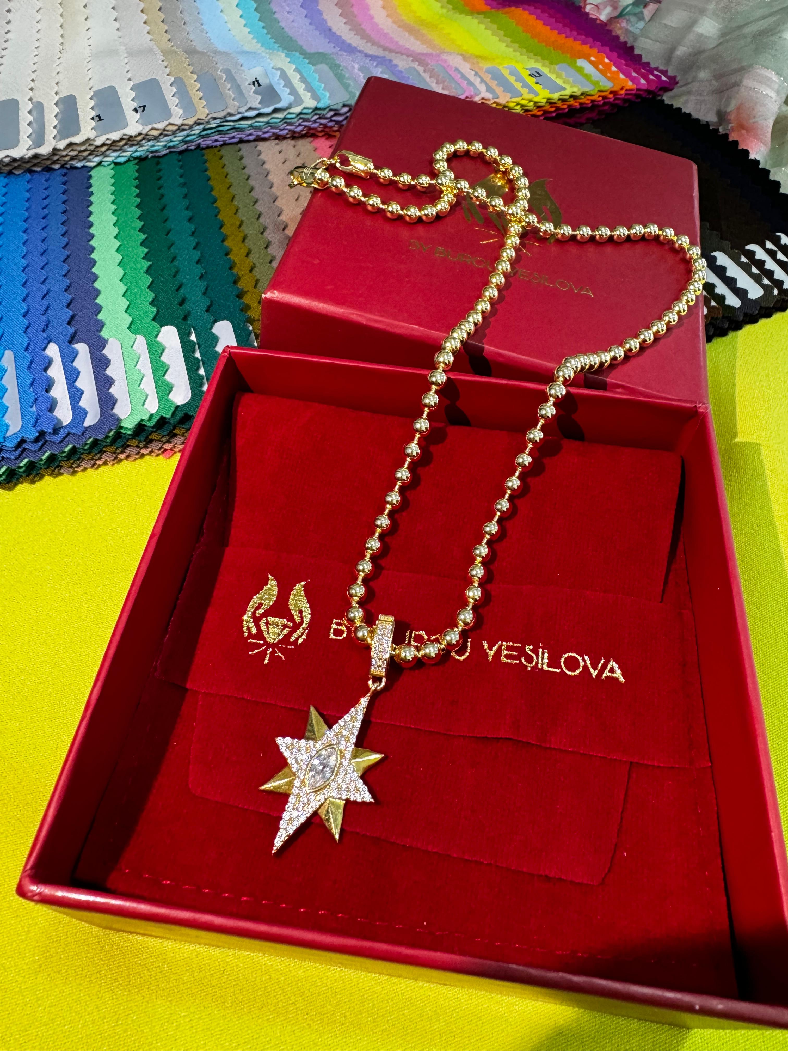 Charm uclu gümüş kolye 50 cm
